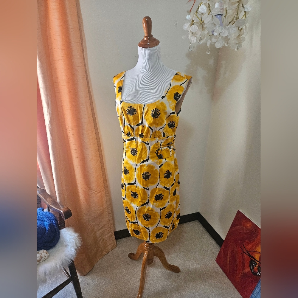 Flowered Pencil Dress❤️ flattering!!